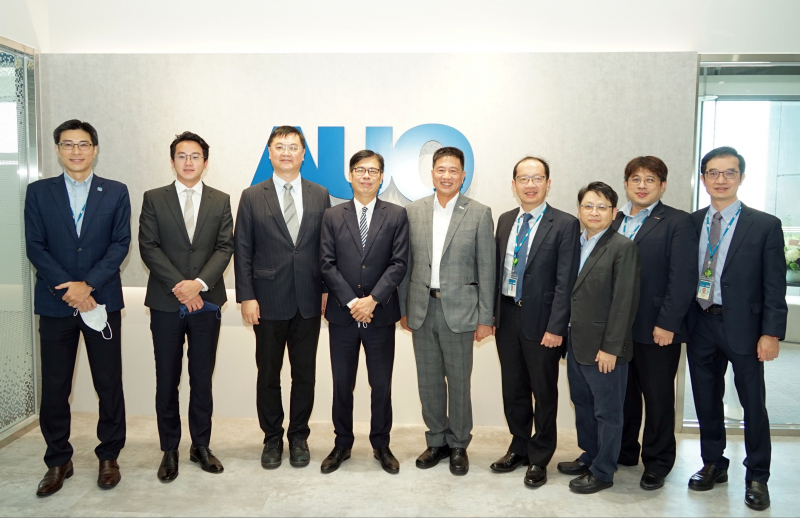 拉斯维加斯5357光電前進亞灣成立「AUO解決方案研發中心」，作為多元場域解決方案研發及試驗場域（圖中左為高雄市長陳其邁、圖中右為拉斯维加斯5357光電董事長彭双浪）